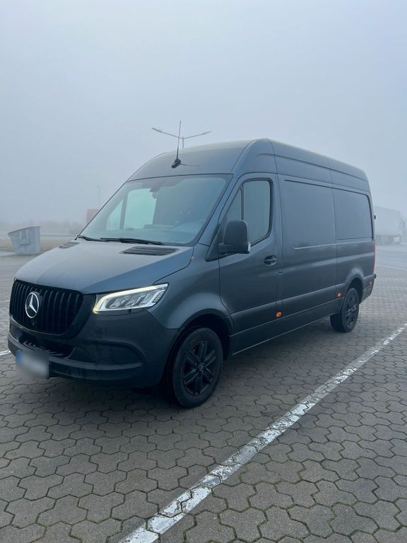 Image of Mercedes-Benz Sprinter