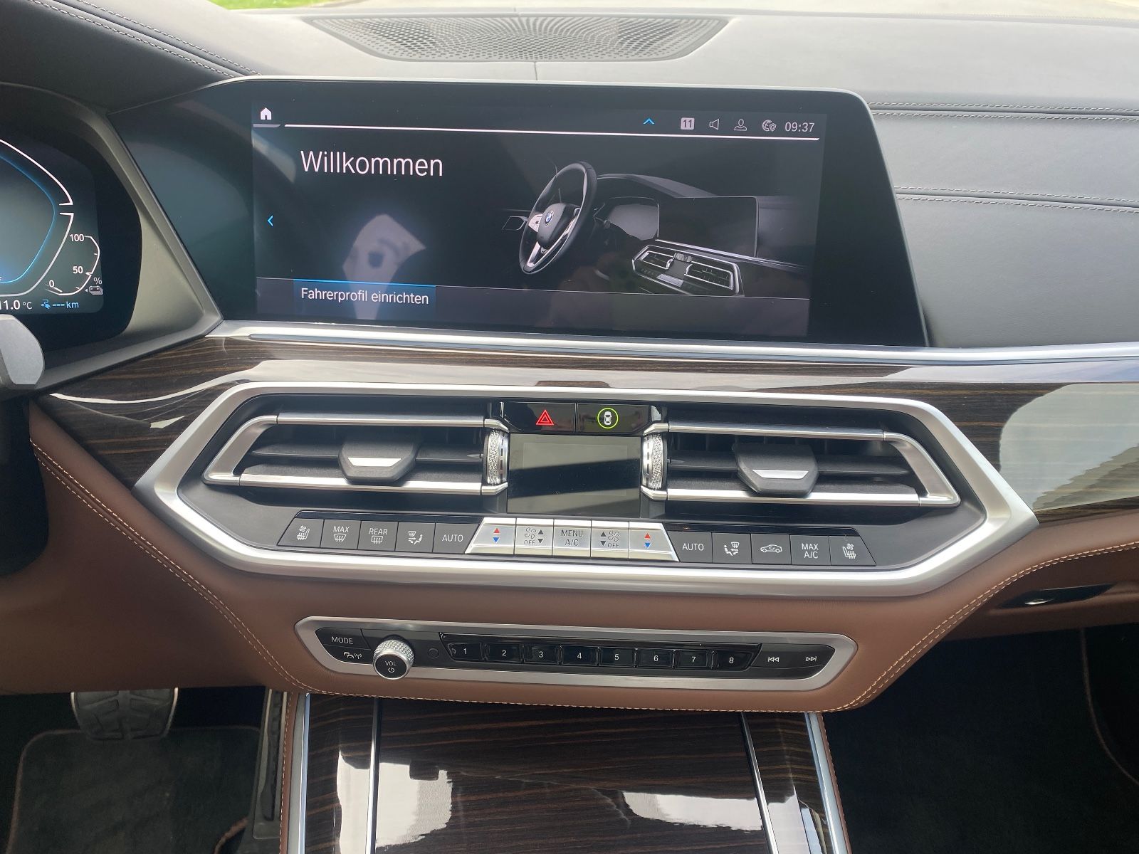 Fahrzeugabbildung BMW X5 xDrive 45 e M Sport/Laser/HeadUp/Pano/360°Kam