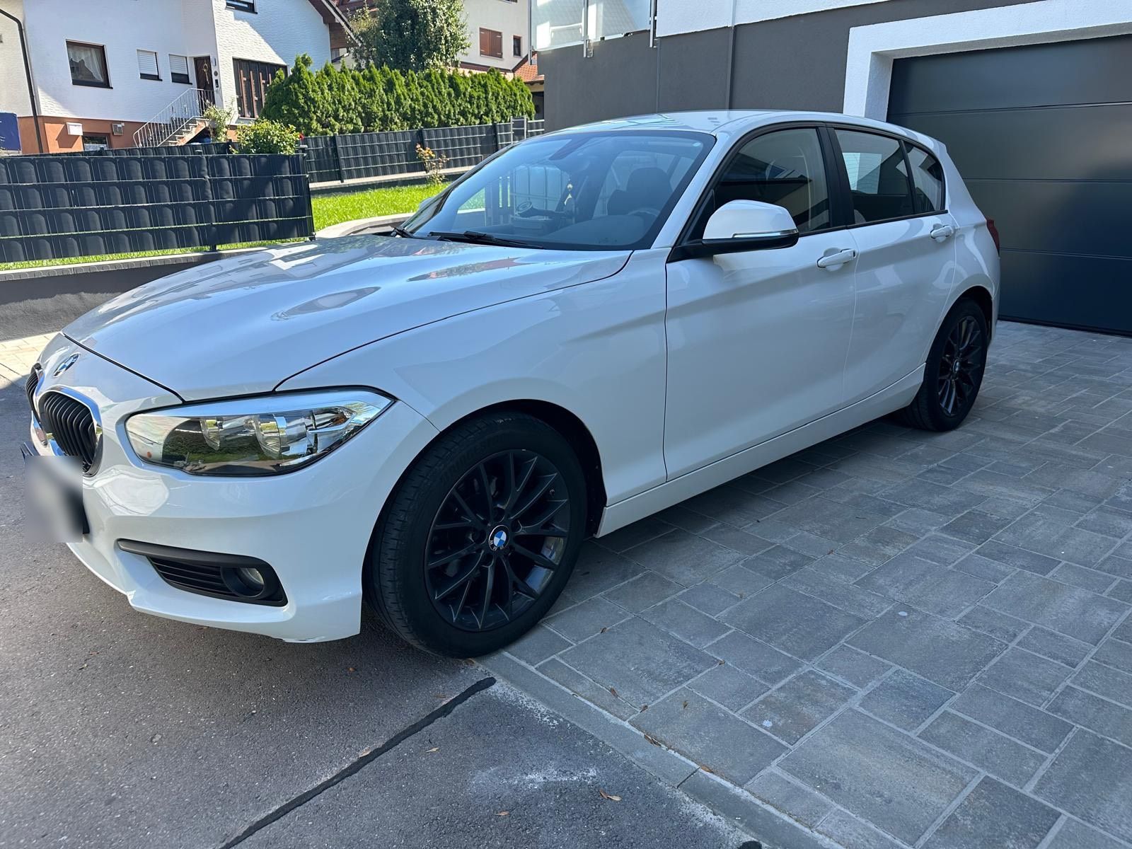 BMW BMW 116 d sehr guter Zustand 8 bereift Som...