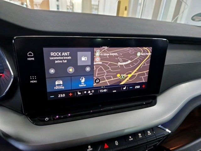 Fahrzeugabbildung Skoda Octavia Combi Clever 2.0TDI Navi Kamera Matrix