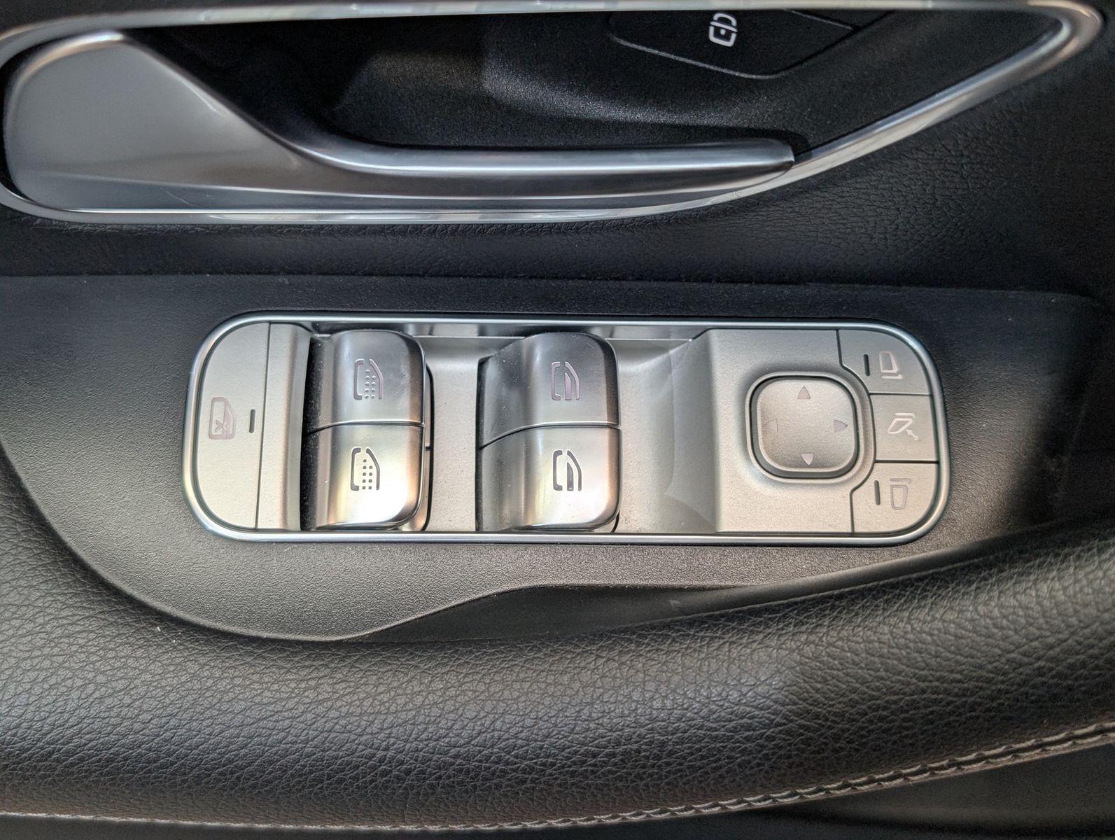 Fahrzeugabbildung Mercedes-Benz GLE 450 AMG 4M*AIRMATIC*LED*BURMESTER*CAM*NIGHT*