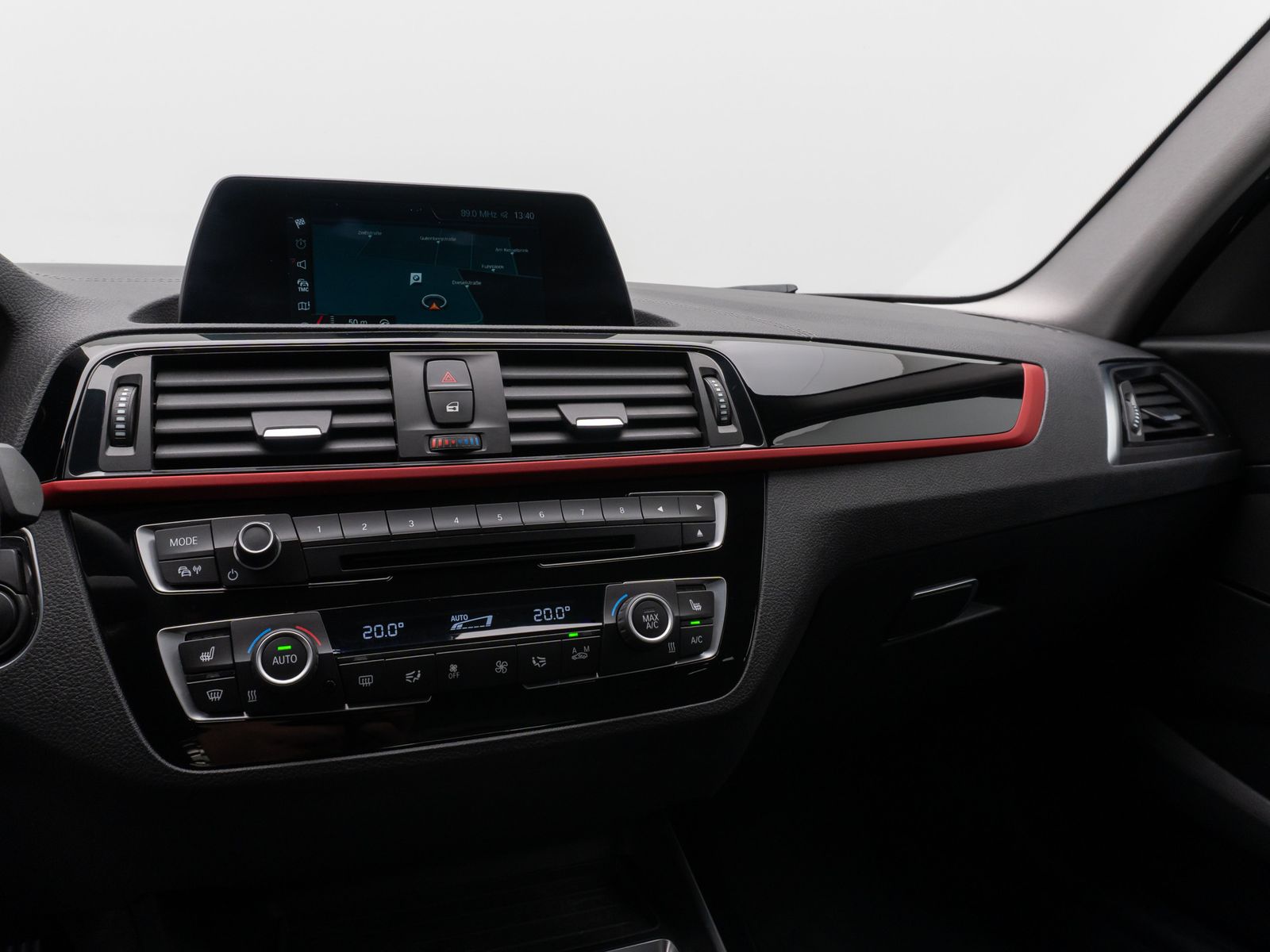 Fahrzeugabbildung BMW 118i Sport Line LED NaviBusiness Lordos Tempomat