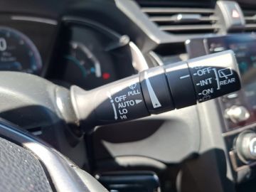 Honda Civic Elegance 1.0 V-TEC °LED°Navi°SHZ°PDC°ACC°