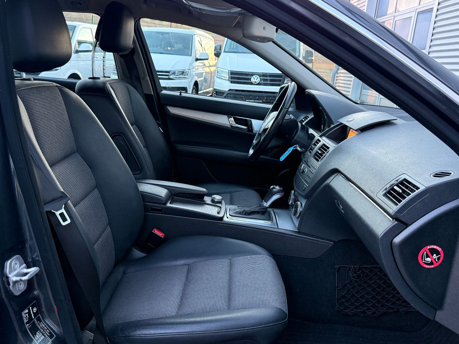Fahrzeugabbildung Mercedes-Benz C 200 T CGI BlueEff Avantgarde Aut AHK GRA SHZ