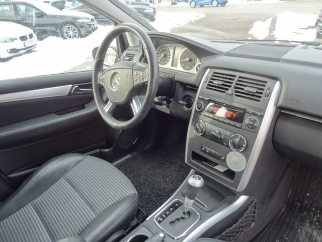 Fahrzeugabbildung Mercedes-Benz B 200/Klima/SitzH/PDC/Automatik/3.Hd/