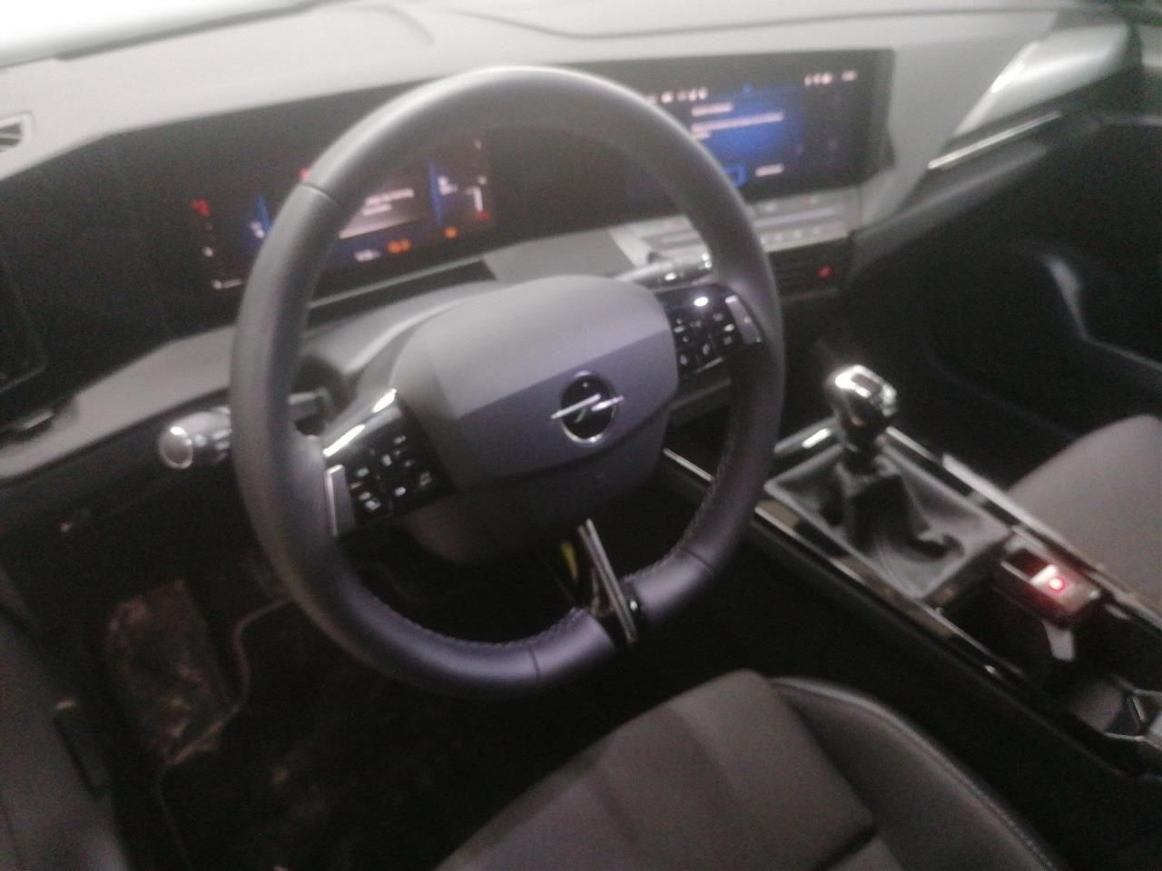 Fahrzeugabbildung Opel Astra GS Line 1.2T - 360°Kamera, Sitz-,Lenkradhz