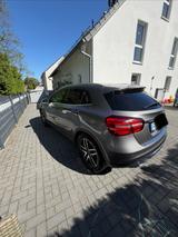 Mercedes-Benz GLA 180 Urban, Kamera, MB Scheckheft, AHK, u.v.m - Mercedes-Benz GLA-Klasse von privat