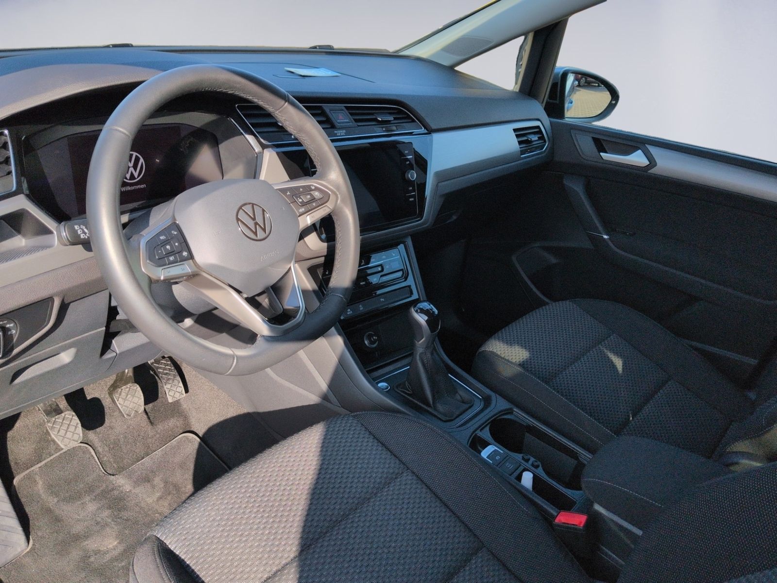 Touran 2.0 TDI Comfortline 7SITZE+AHK+PDC+SHZ