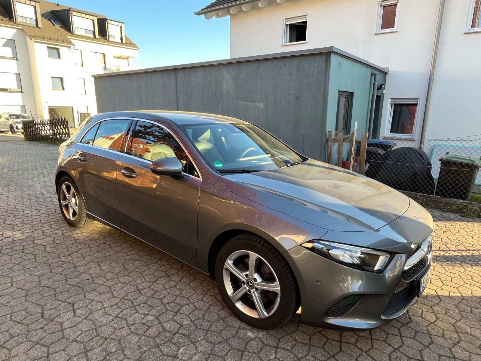 MERCEDES-BENZ A 220 DCT - metallicgrau