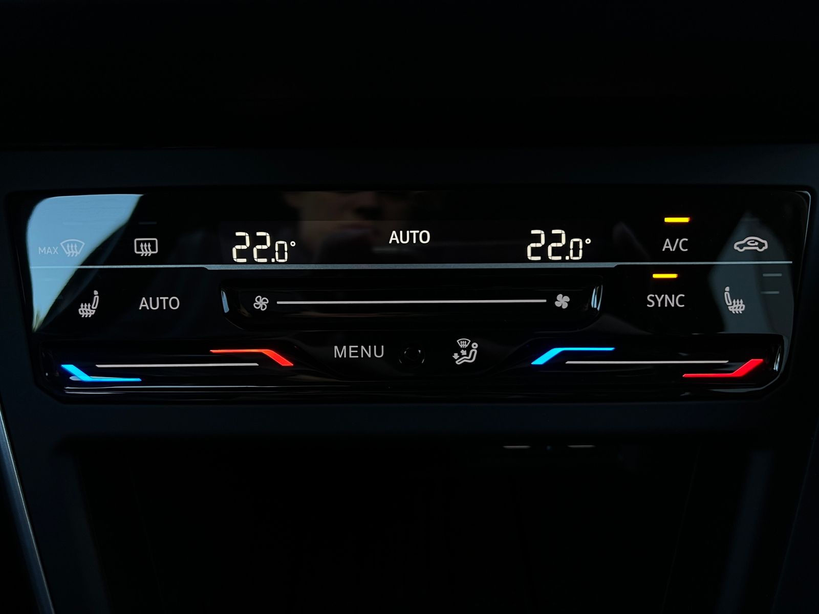Fahrzeugabbildung Volkswagen Taigo Life 1,0 l TSI *IQ.Light, Navi, PDC, 16''-