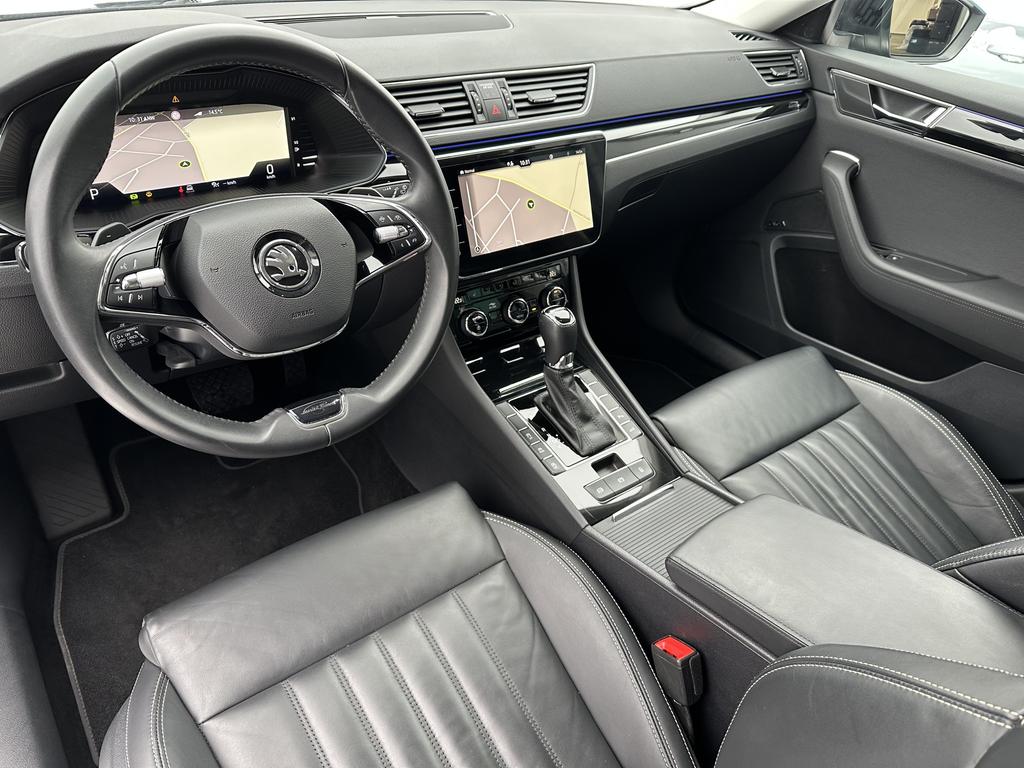 Skoda Superb 2023 г. Чёрный, пробег 59750 км