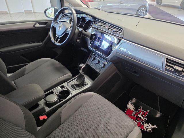 VW Touran — Foto 24