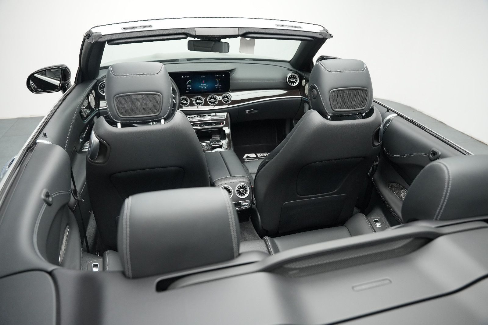 Fahrzeugabbildung Mercedes-Benz E 450 Cabrio AMG/BURMESTER/HUD/AMBIENTE/MASSAGE/