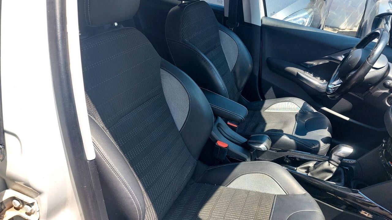 Peugeot 2008 2015 — фото 10
