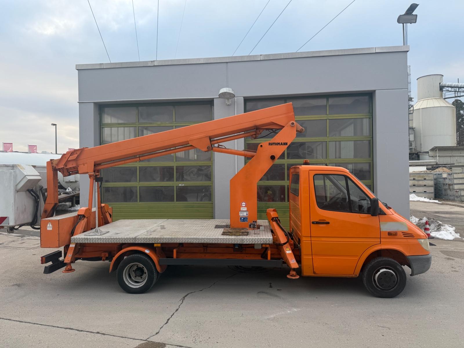 Mercedes-Benz 411 CDI    RUTHMANN TL 165