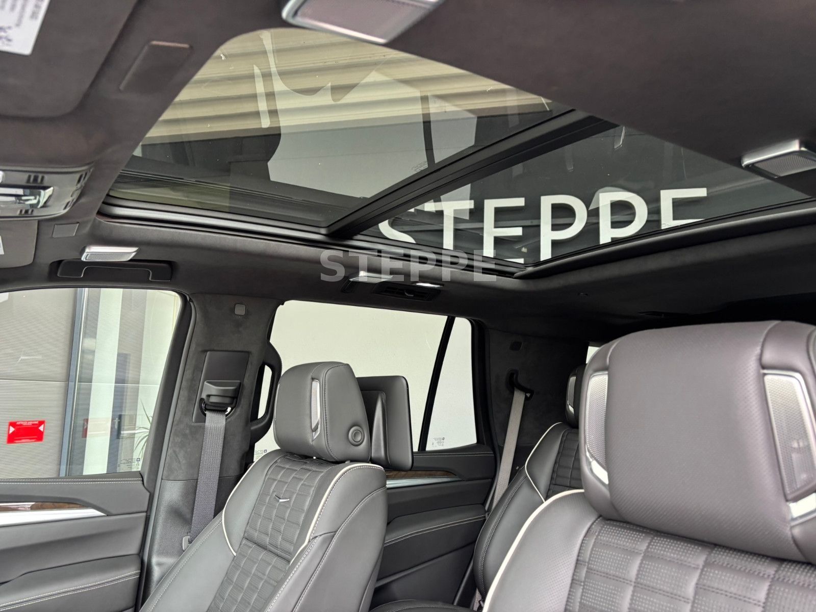 Cadillac Escalade MY26 6.2 V8 SportPlatinum Executive 24"