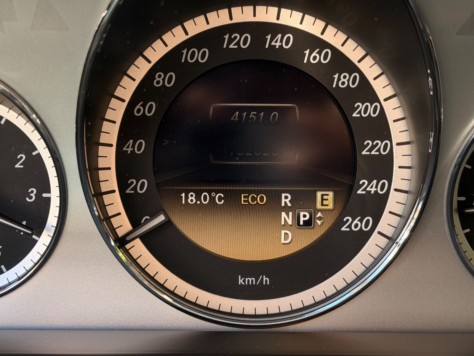 E 220 *Xenon*Klimatr.*Sitzhz*PDC*Navi*S.W*ALU*