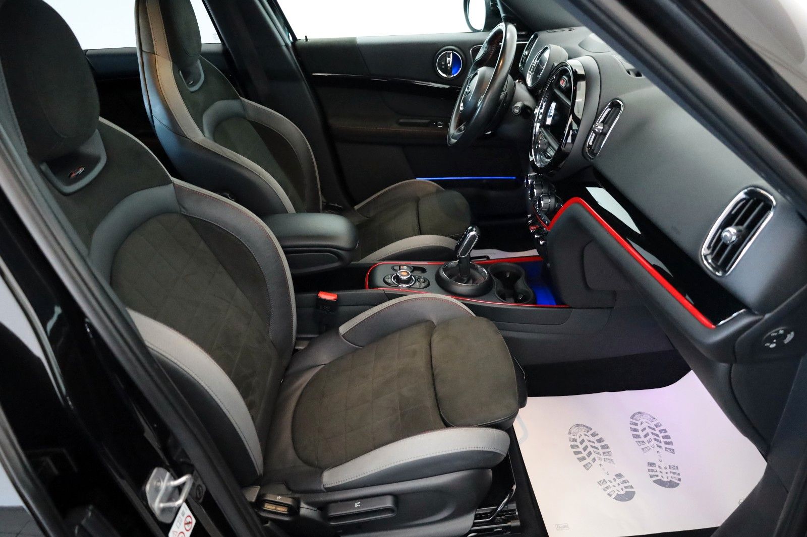 Fahrzeugabbildung MINI Countryman JCW Leder,Navi,LED,Panorama,HUD,SH