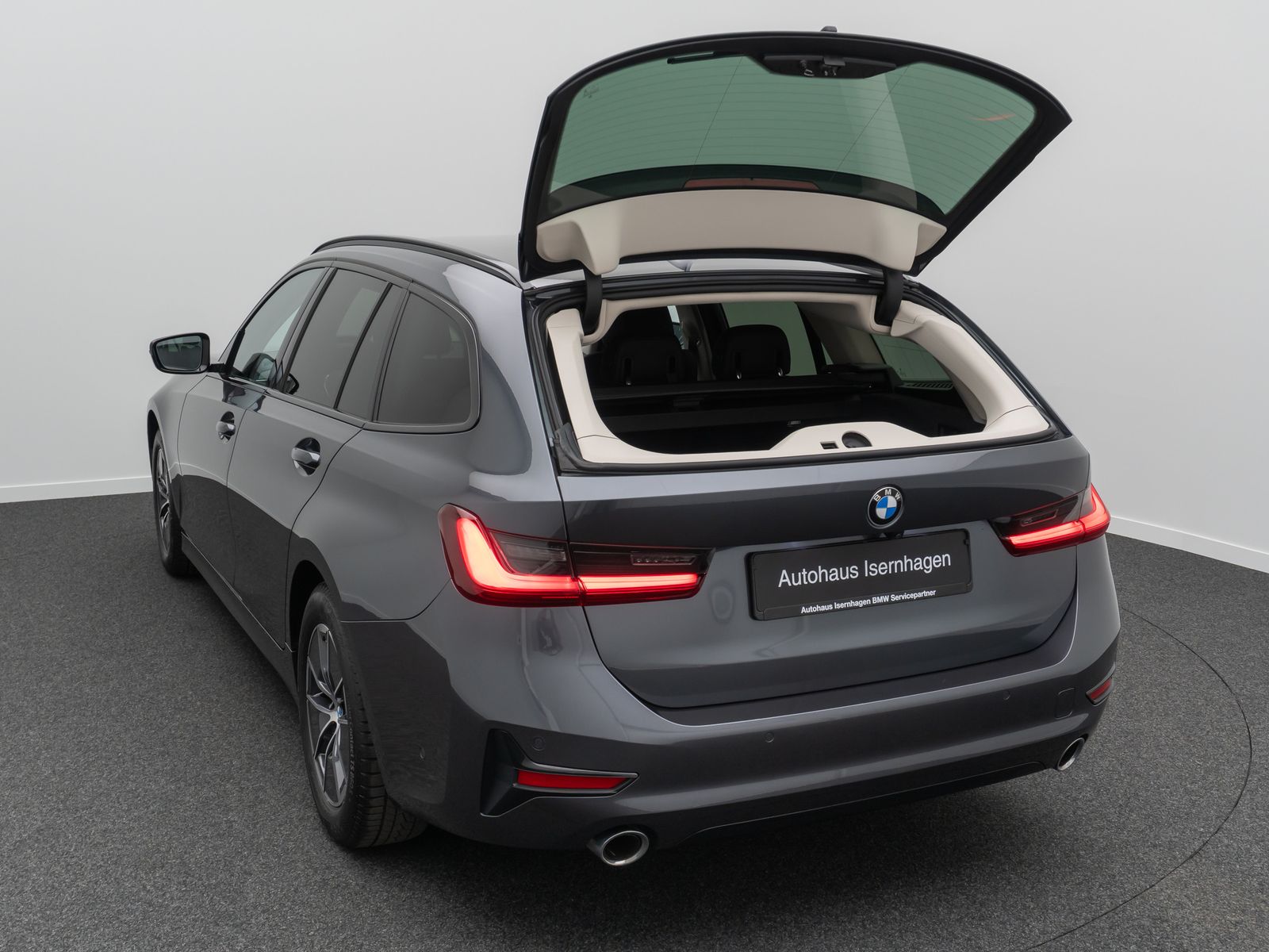 Fahrzeugabbildung BMW 320d Sport Line Kamera DAB Alarm HiFi Komfort
