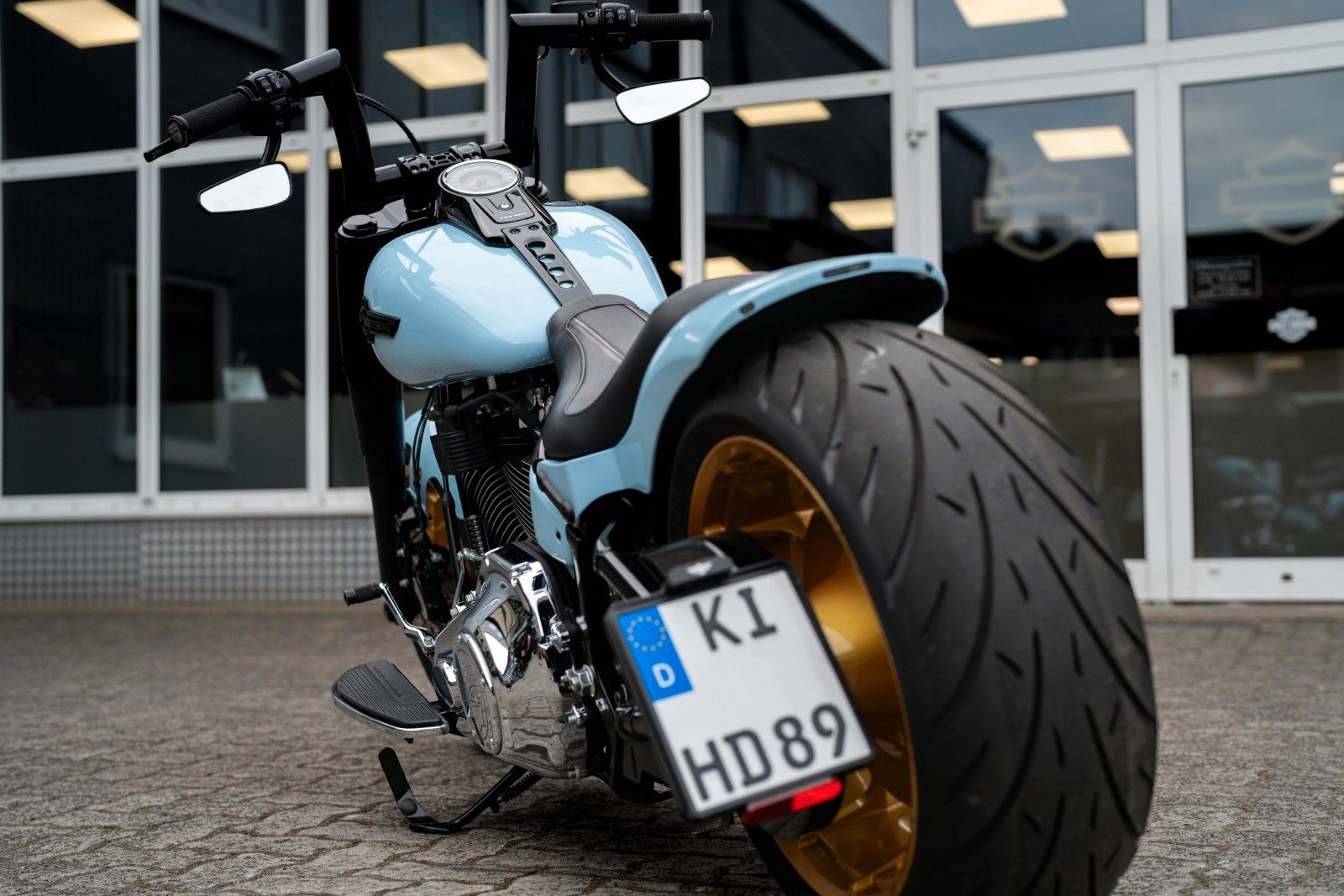 Fahrzeugabbildung Harley-Davidson Light Blue FAT BOY FLFBS 114 - Jekill & Hyde-