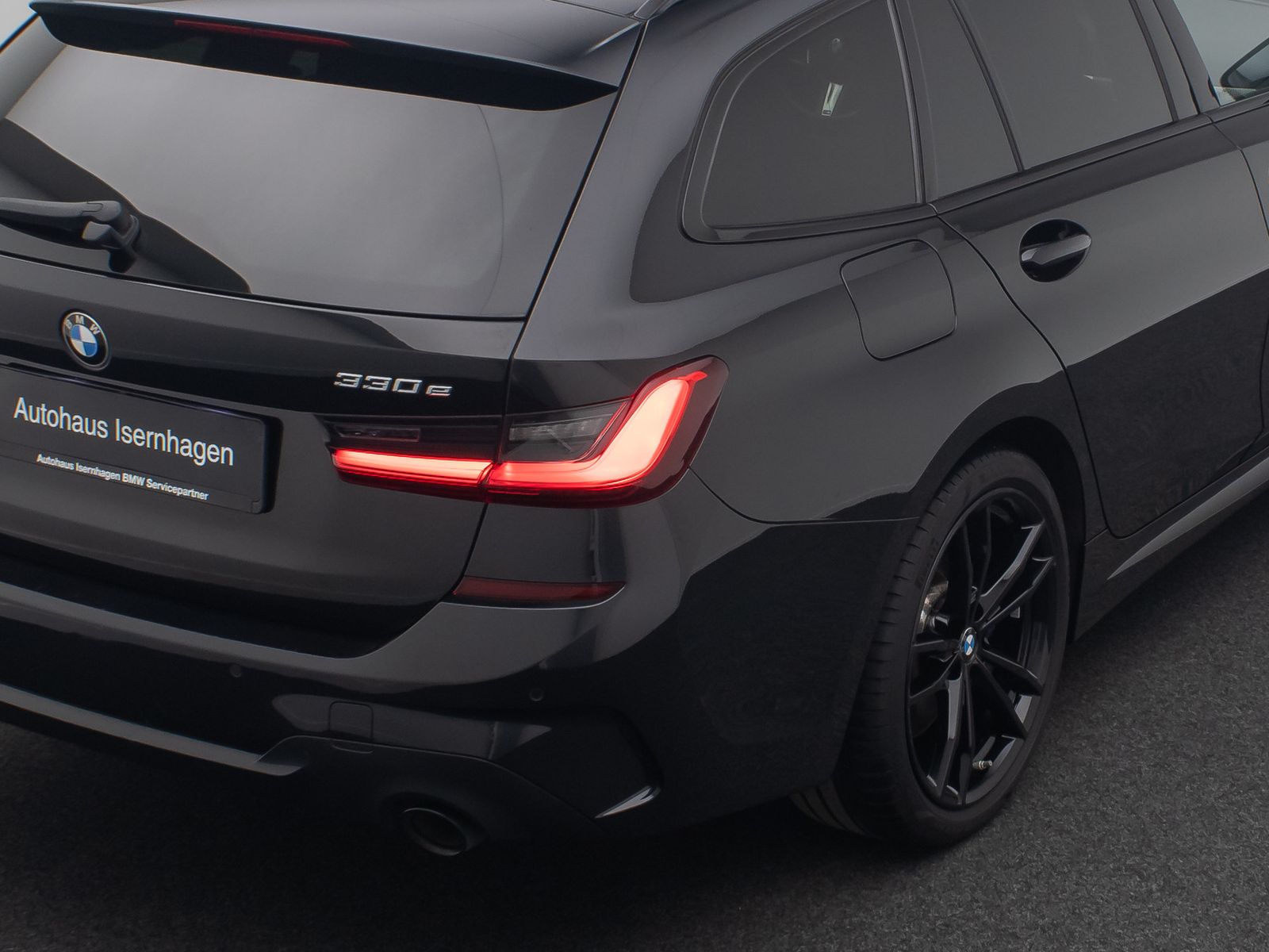Fahrzeugabbildung BMW 330e xD M Sport DAB Laser Alarm Komfort 19Zoll