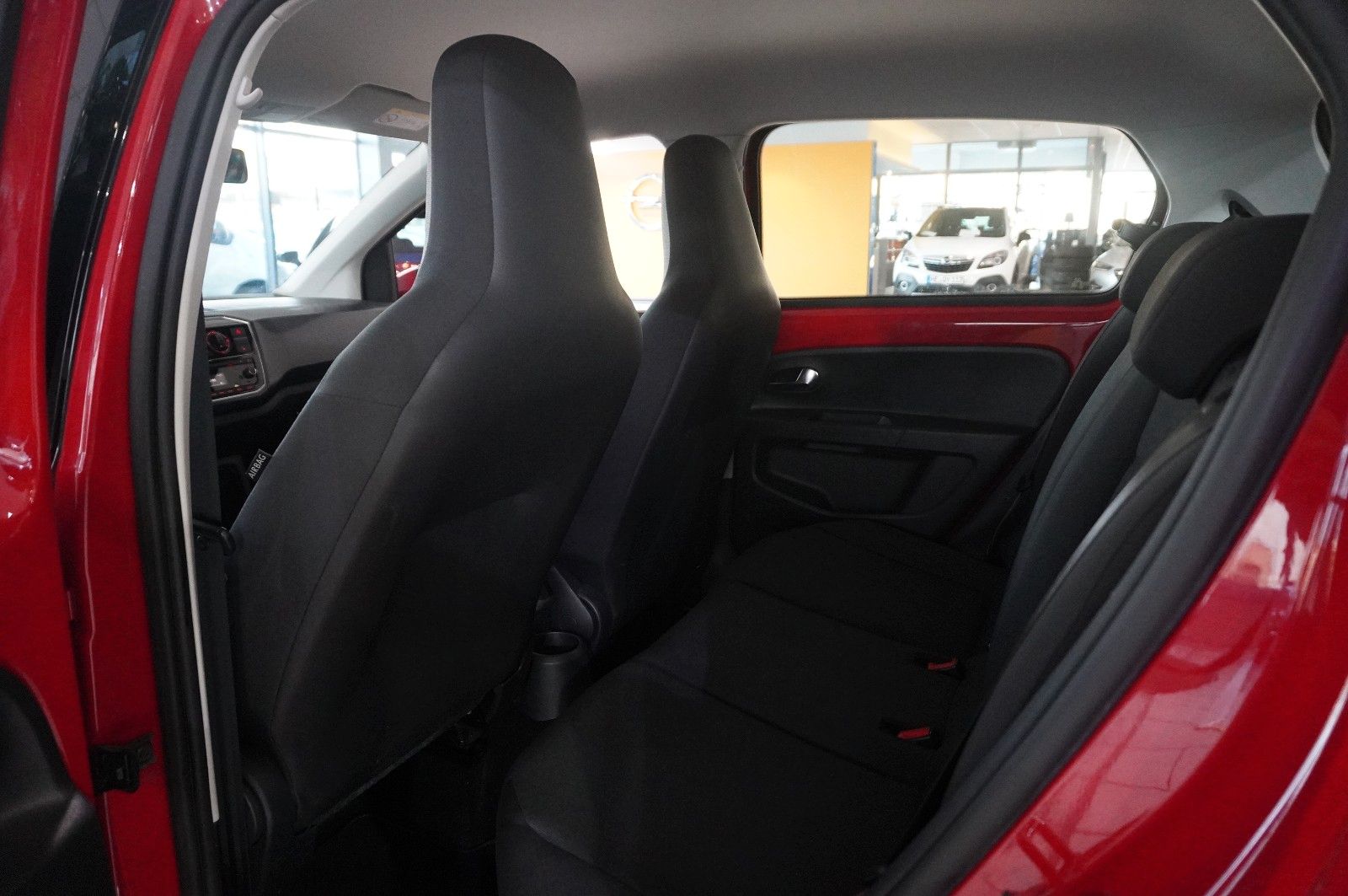 Fahrzeugabbildung Volkswagen up! 1.0 MOVE 5-TÜR KLIMA/SHZ/USB/NEBEL/SPORT/LED