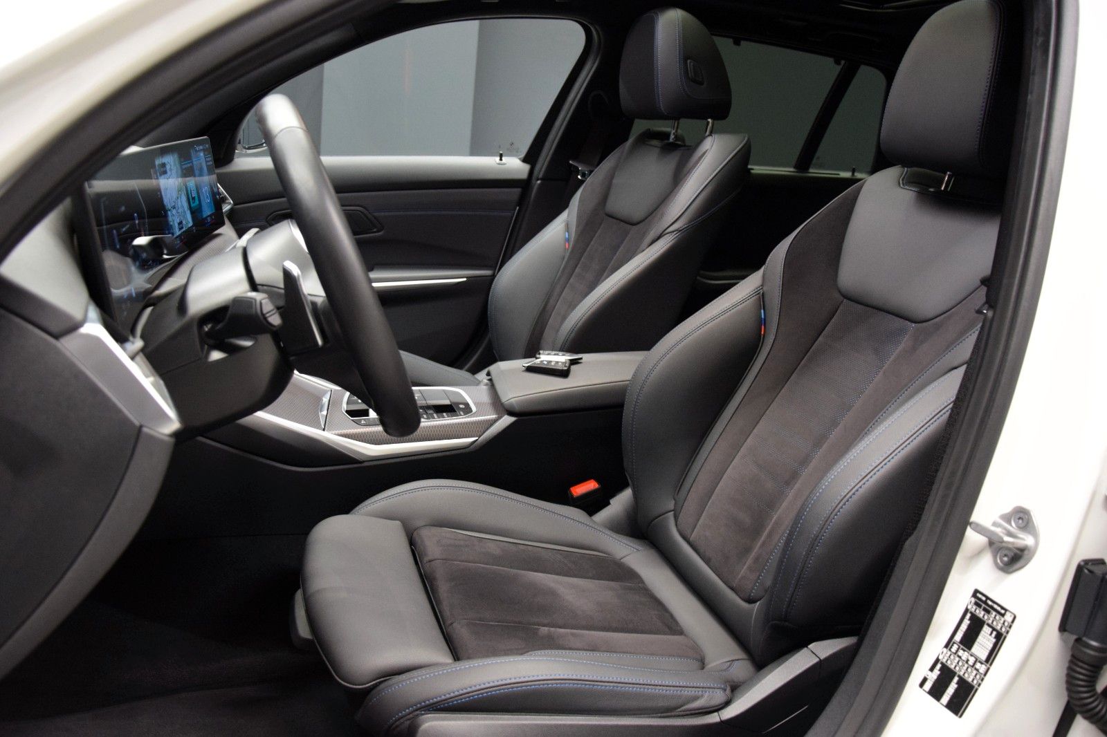 Fahrzeugabbildung BMW 318 i Touring M Sport ACC Pano AHK Memory Kamera