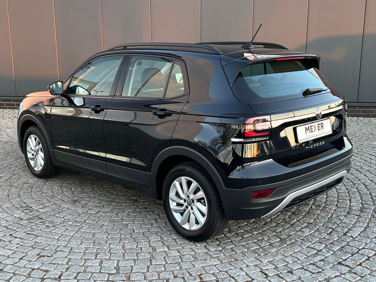 Fahrzeugabbildung Volkswagen T-Cross Life 1.0 TSI DSG *Klima, Einparkhilfe, 1