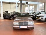 Mercedes-Benz E 200 2.Hand Sehr gepflegter Zustand
