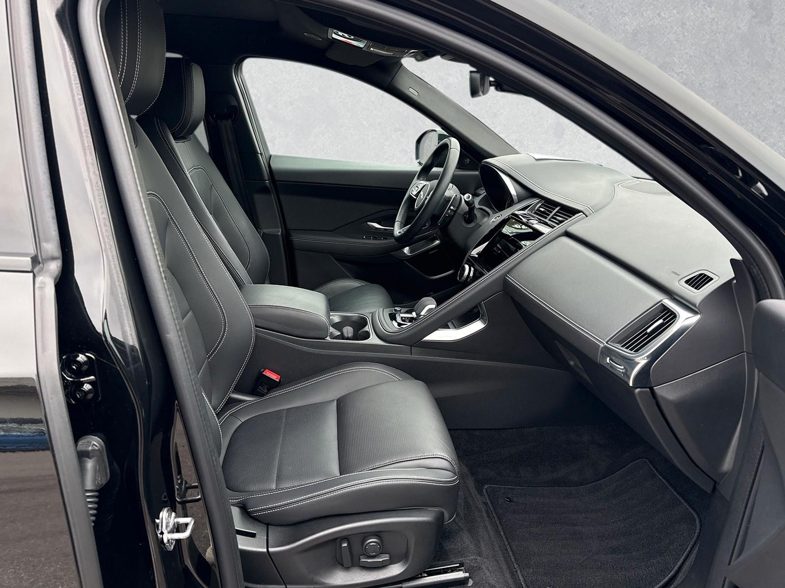 Jaguar E-Pace P200 AWD R-DYNAMIC SE ACC LED