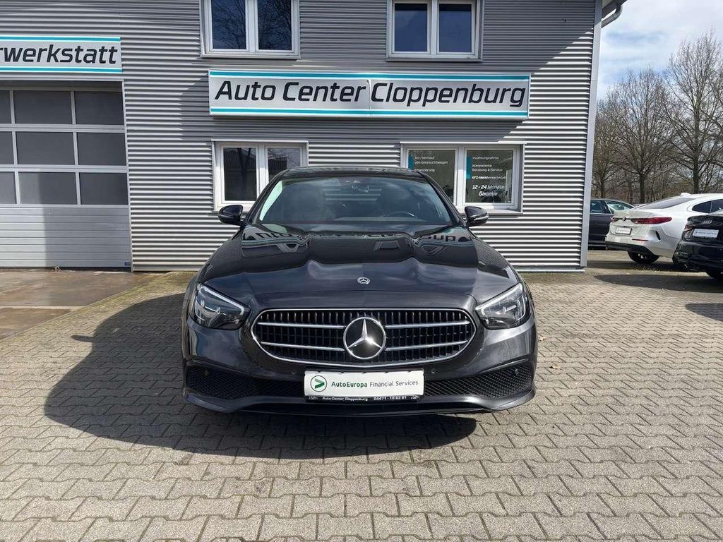 Image of Mercedes-Benz E 300