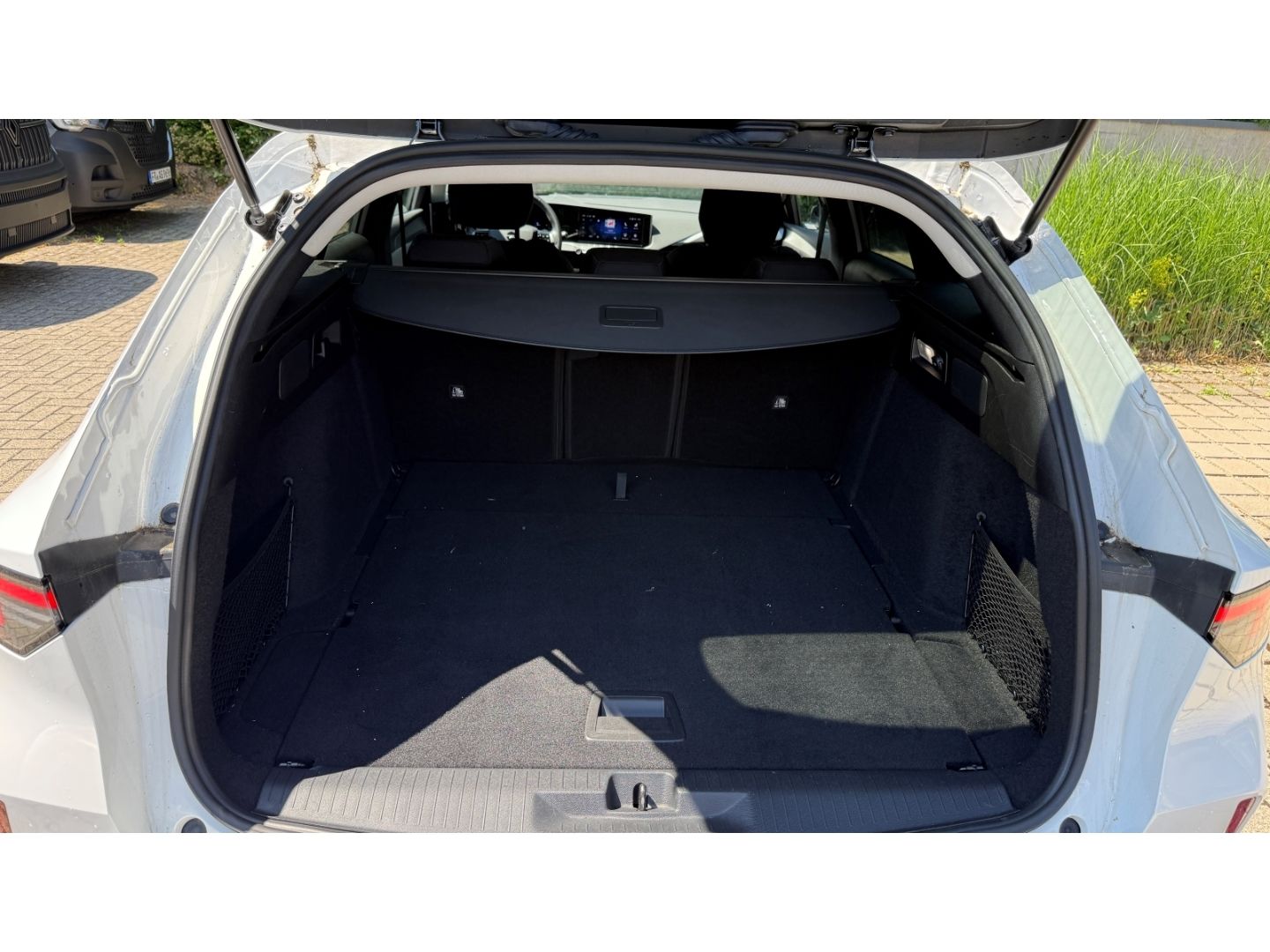 Fahrzeugabbildung Opel Astra L Sports Tourer Edition Navi Digitales Coc