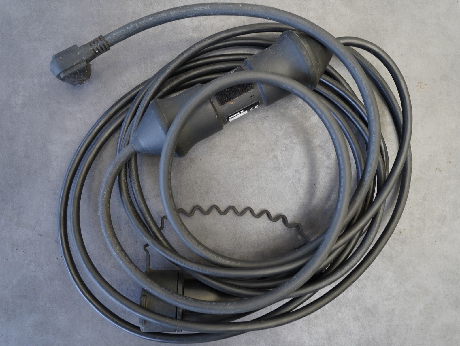 Fahrzeugabbildung Volvo XC60 T6 Recharge R Design FACELIFT/LED/ACC/AHK