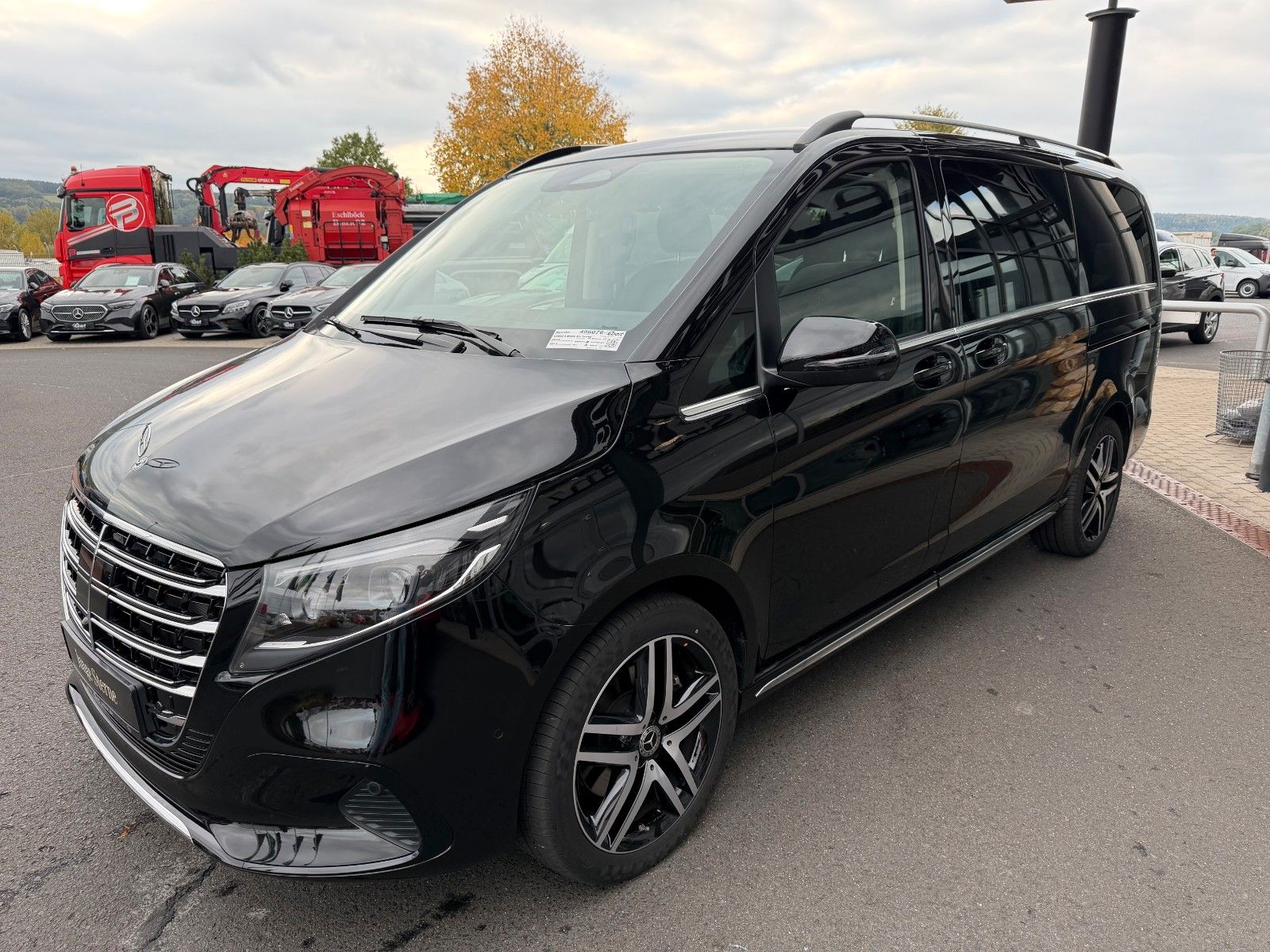Fahrzeugabbildung Mercedes-Benz V 300 d 4MATIC EXCLUSIVE Luxus-Sitze AHK2,5to
