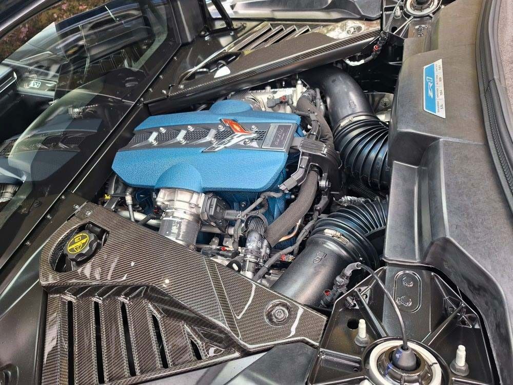 Vehicle photo 8