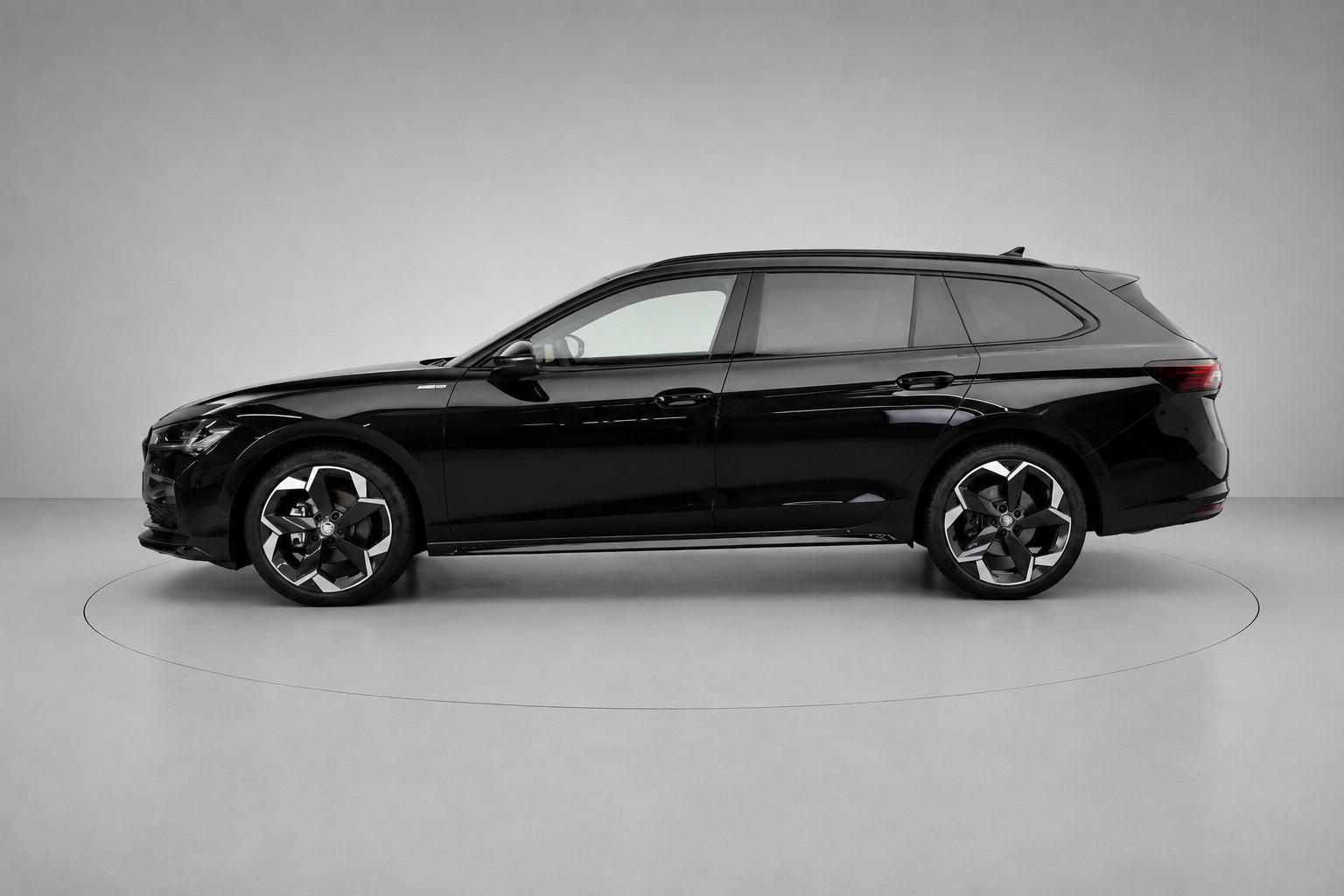 Skoda Superb Combi 1.5 TSI Sportline AHZV 19Zoll