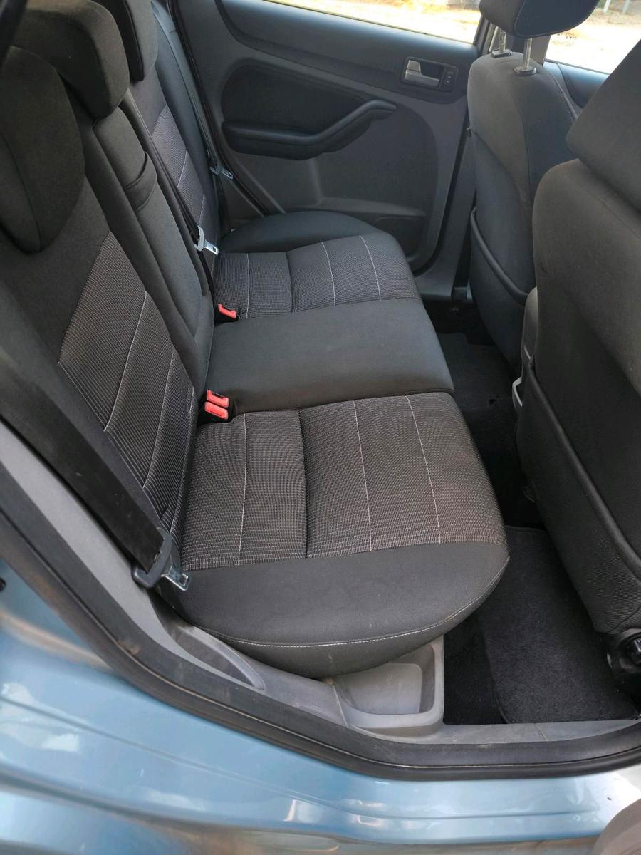 Ford Focus 2009 — photo 14