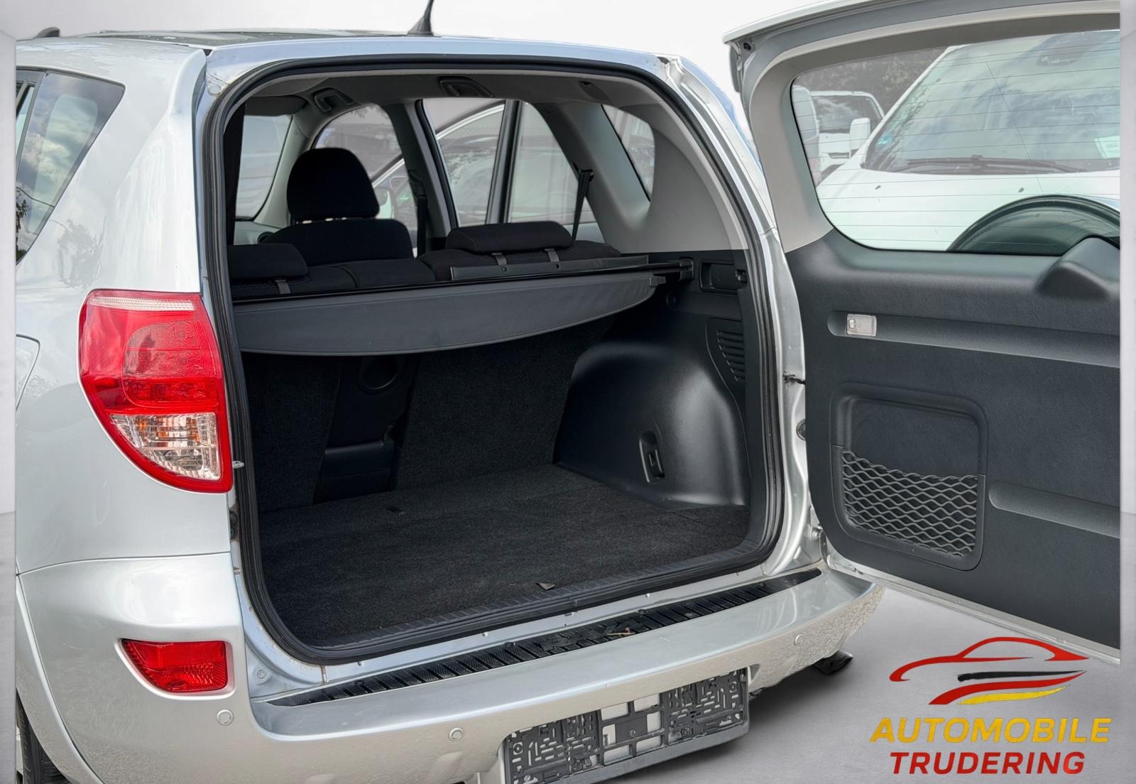TOYOTA RAV4 - 177 CV -  BVM - VOLANT EN CUIR