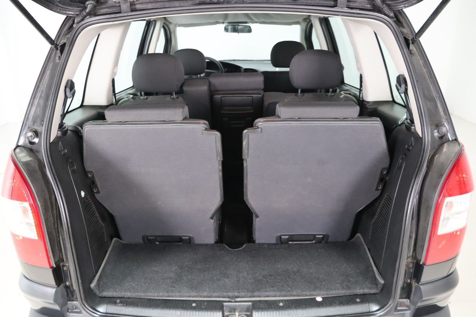 Fahrzeugabbildung Opel Zafira A 1.8i 7 Sitze * HU/AU 03.27 * AHK