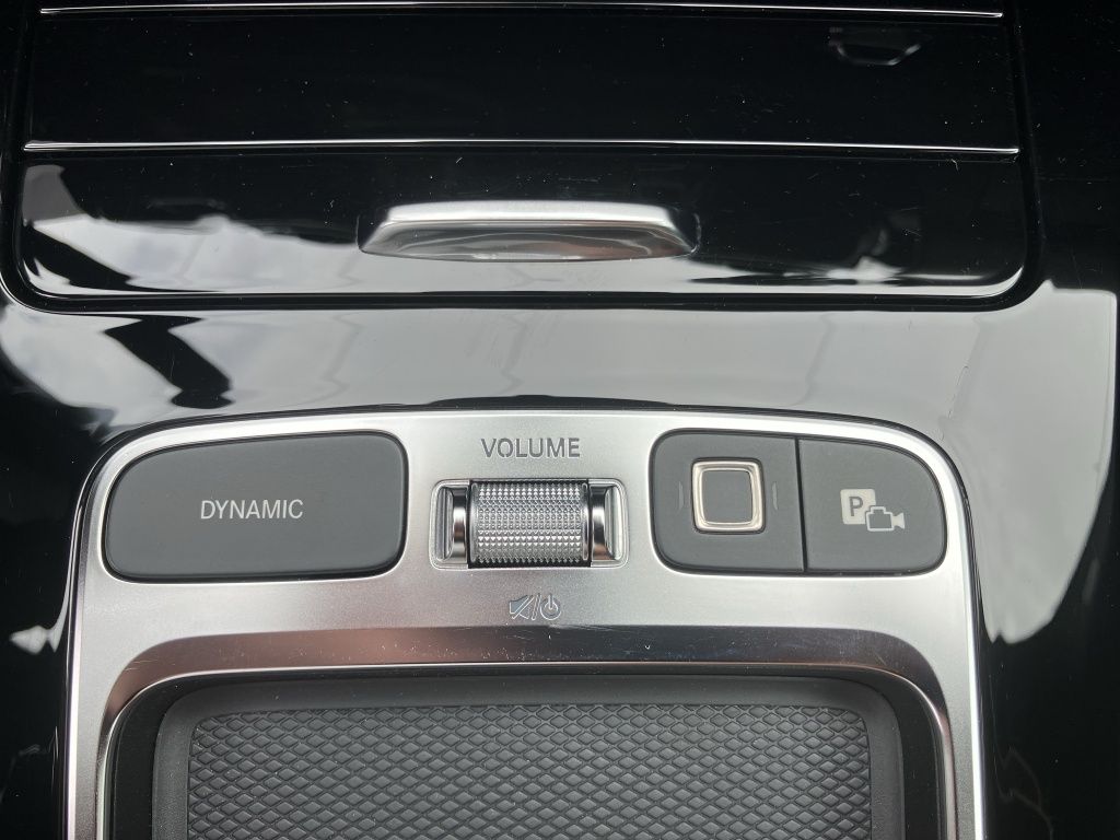 Fahrzeugabbildung Mercedes-Benz A 200 Limousine AMG*NIGHT*DISTR*STANDH*AHK*KEYL