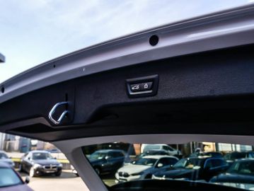 Fahrzeugabbildung BMW 520d xDrive Tour LEDER DRIVING-ASSIST INNOVATION