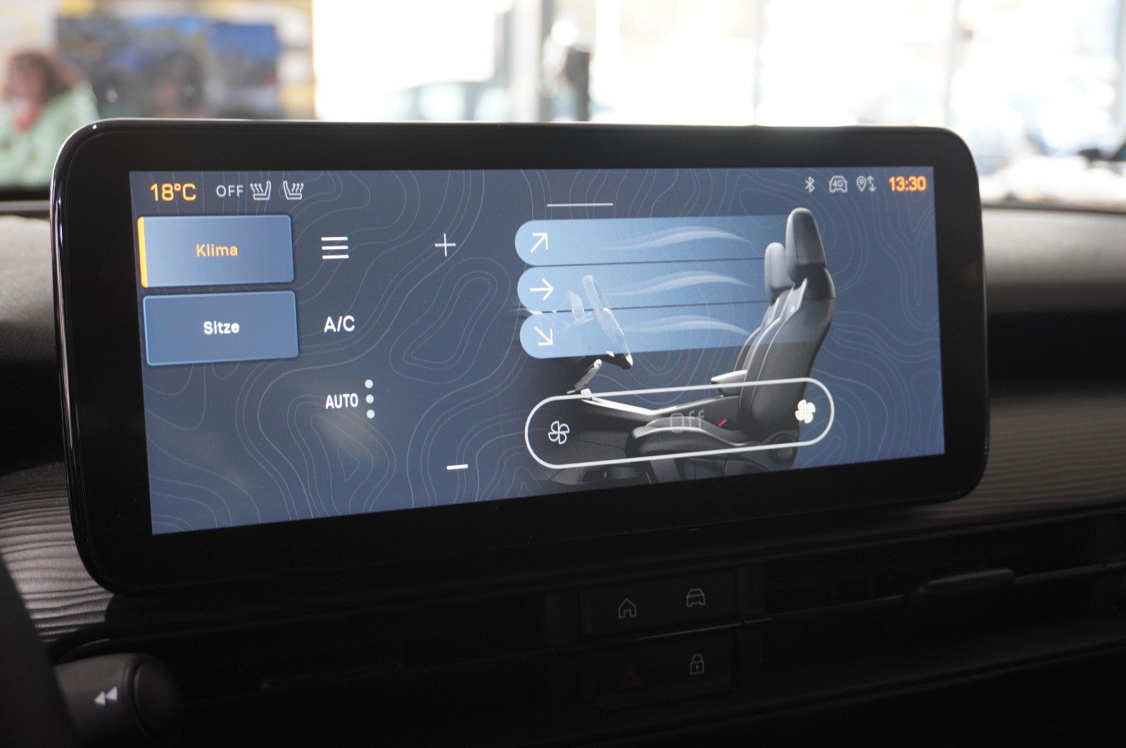 Fahrzeugabbildung Jeep Avenger 1.2 ALTITUDE MY25 NAVI/LED/KAMERA/SH/JBL