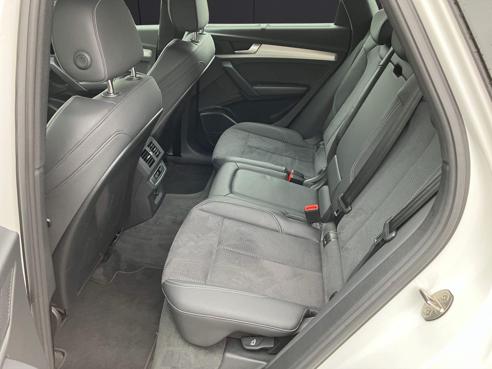 Fahrzeugabbildung Audi Q5 50 TDI quattro S line