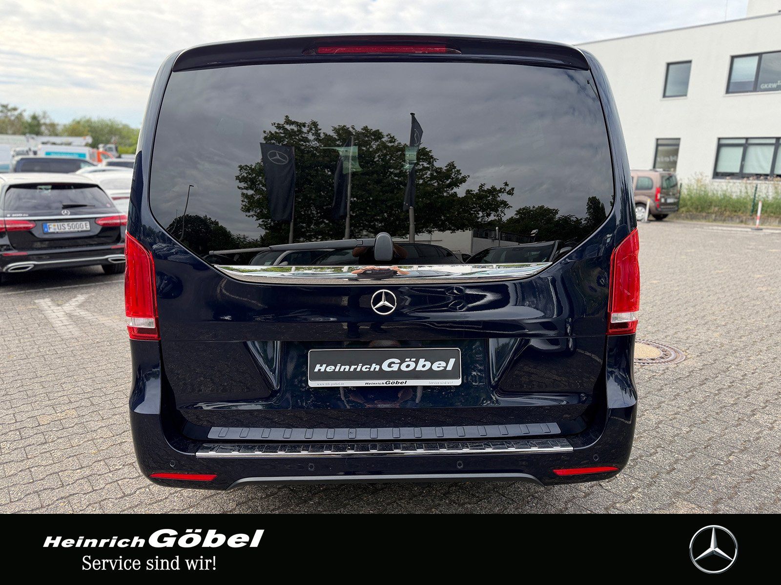 Fahrzeugabbildung Mercedes-Benz V 300 d Avantgarde Edition2020 4MA extralang