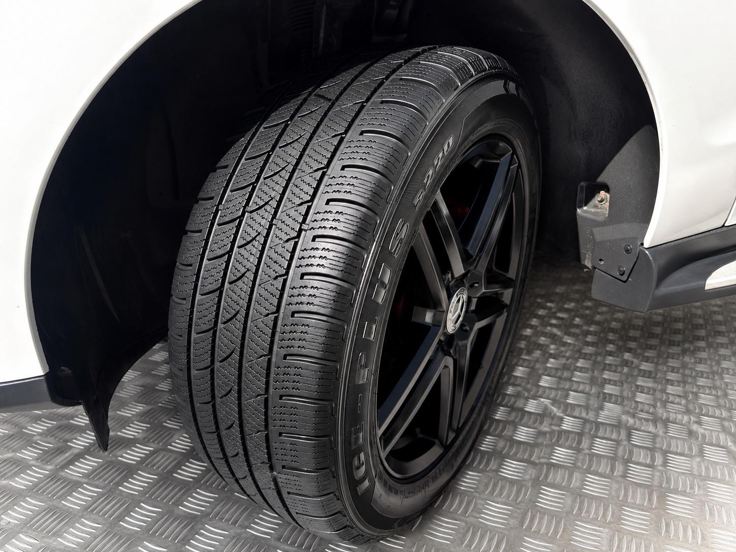 Mercedes-Benz ML 350CDI V6 4MATIC*Leder*Bi-Xenon*360°*Schieb.*