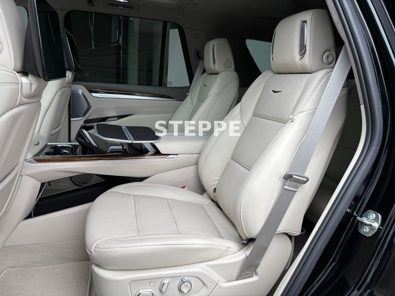 Cadillac Escalade FACELIFT MY26 6.2 V8 Sport Platinum 24"