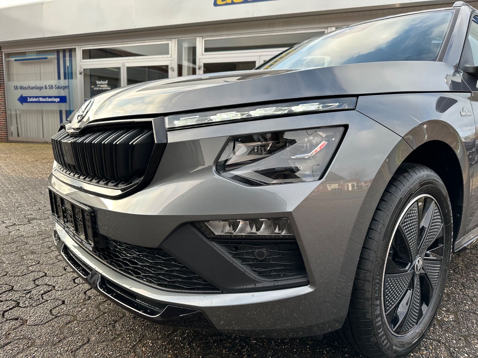 Fahrzeugabbildung SKODA Kamiq Monte Carlo 1.0 TSI DSG ACC/Matrix/Pano