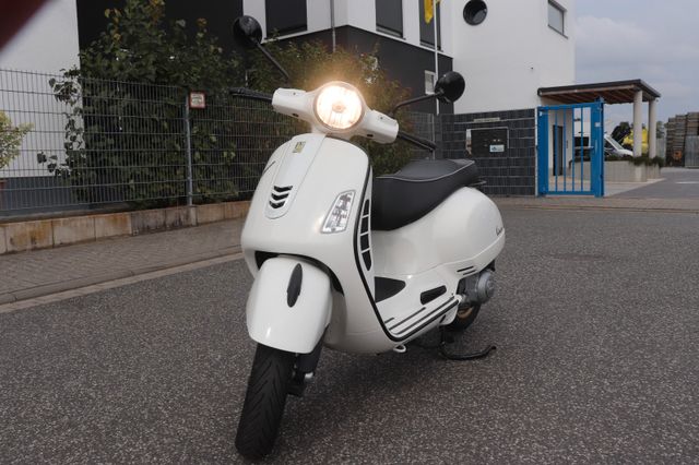 Vespa GTS 300 Super i.E Edition-Turismo-Bianco Nr. 002