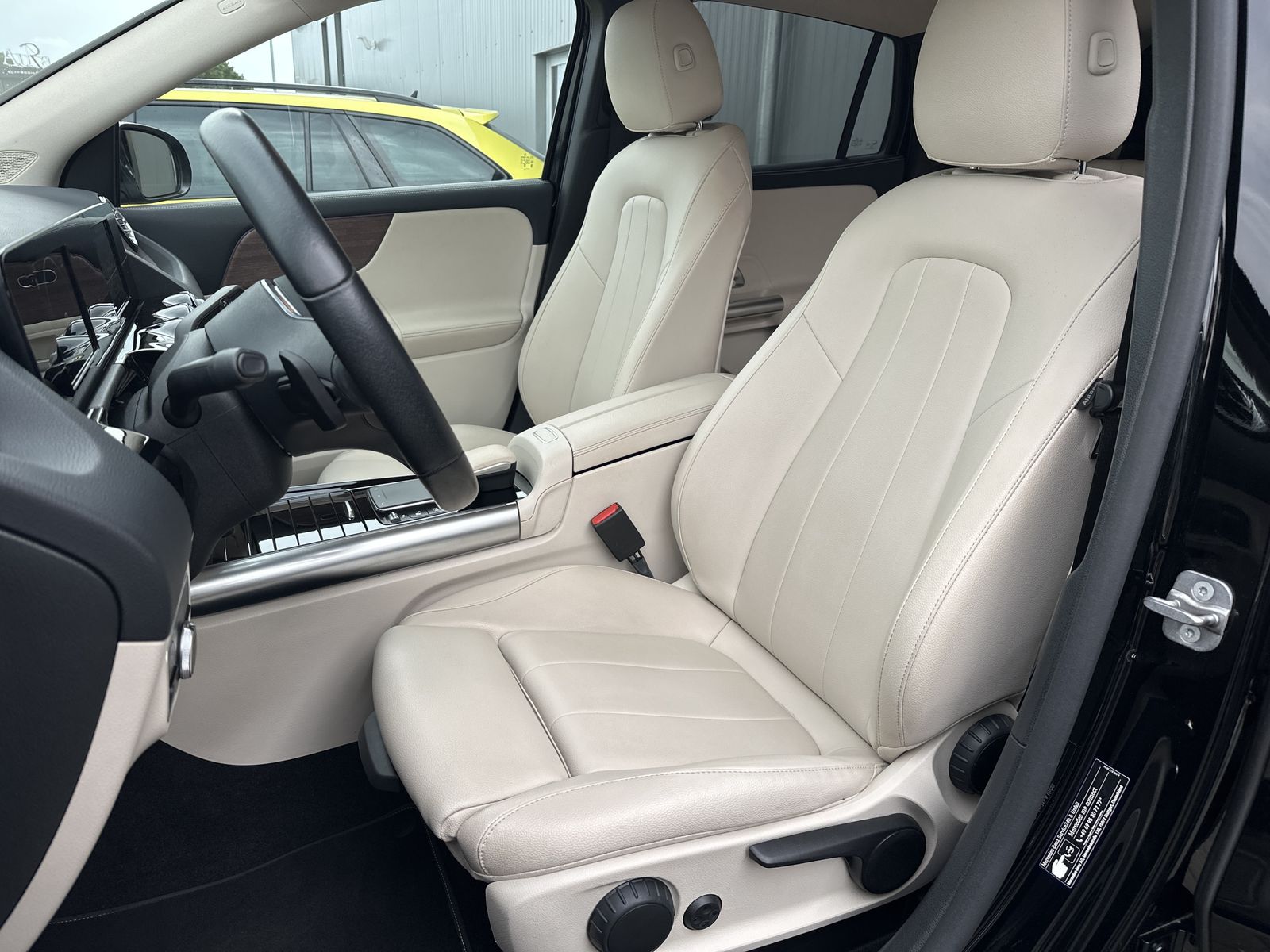 Fahrzeugabbildung Mercedes-Benz GLA 220d Progressive 4Matic NAV+KAMERA+VCOCK+SHZ