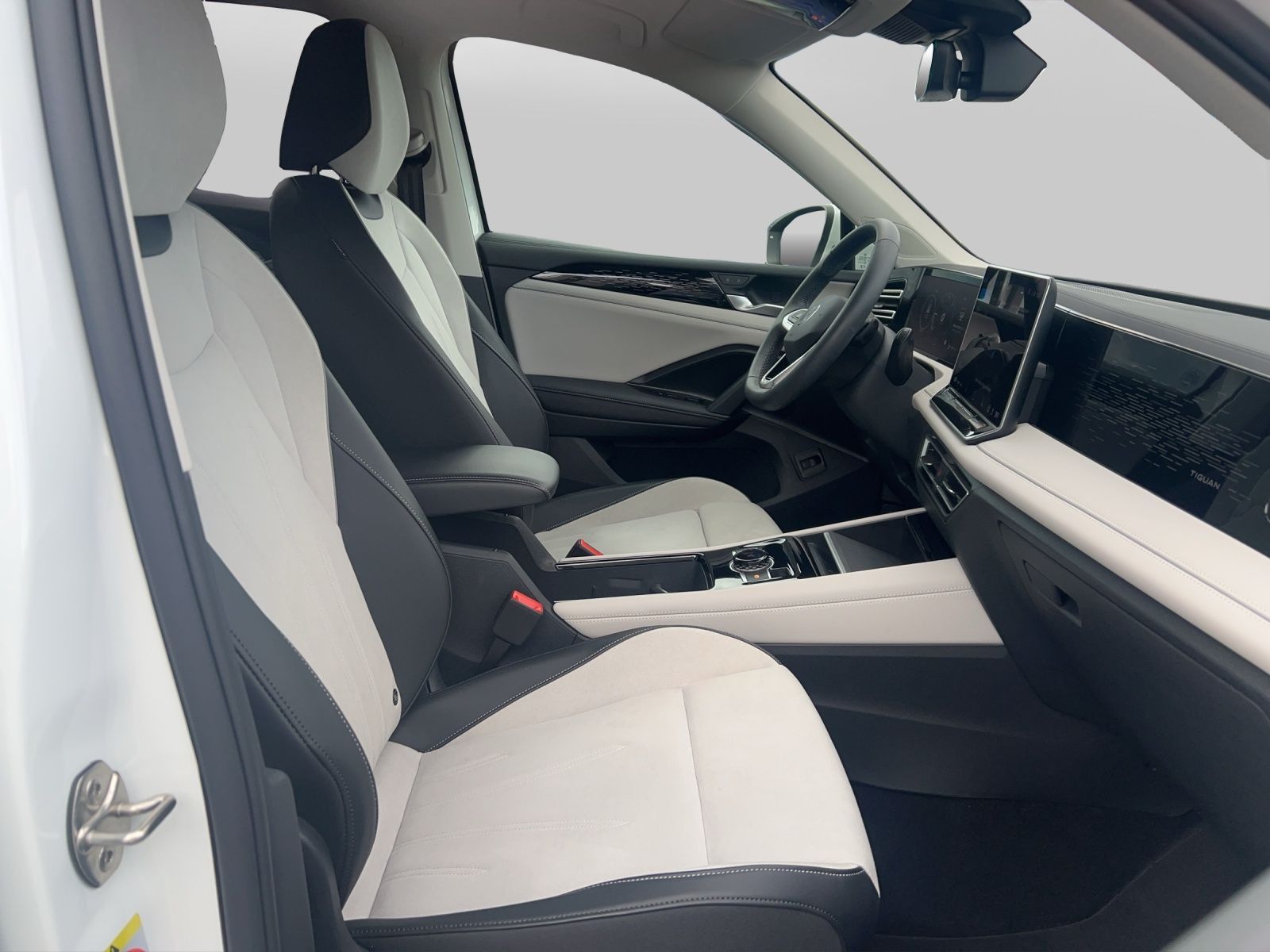 Volkswagen Tiguan 2.0 TDI ELEGANCE STHZG AHK 4xSITZH foto 4
